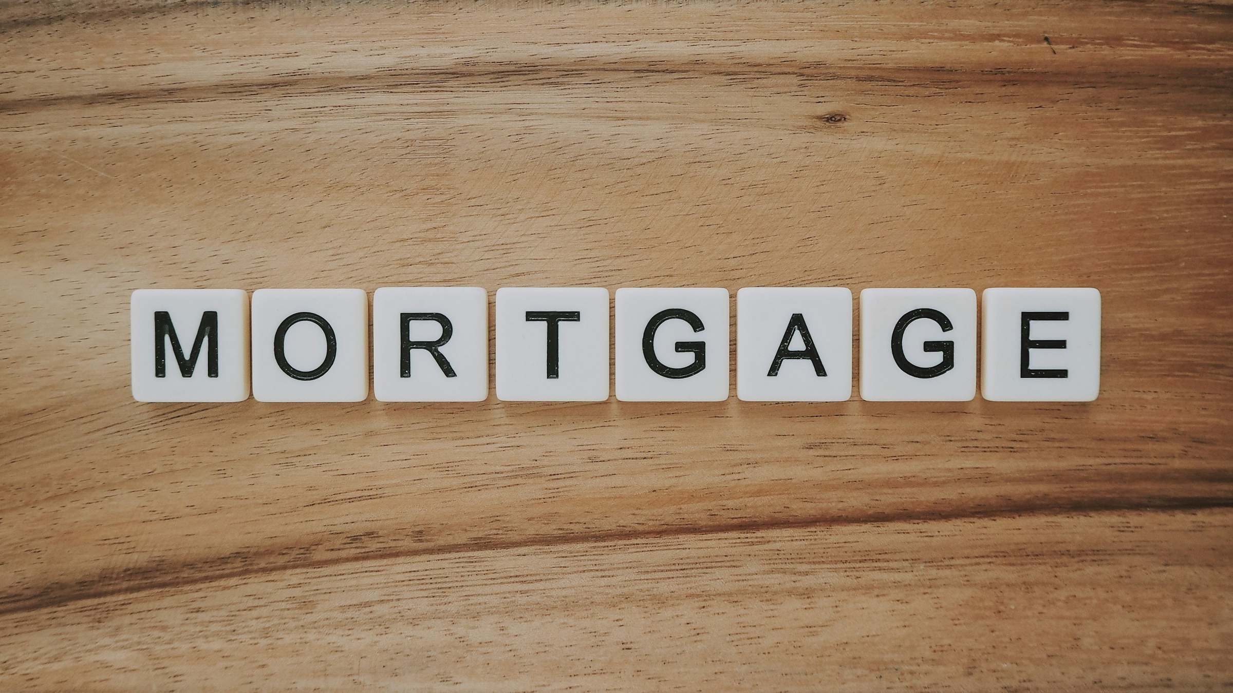 Infographic comparing traditional vs. digital mortgage process.
