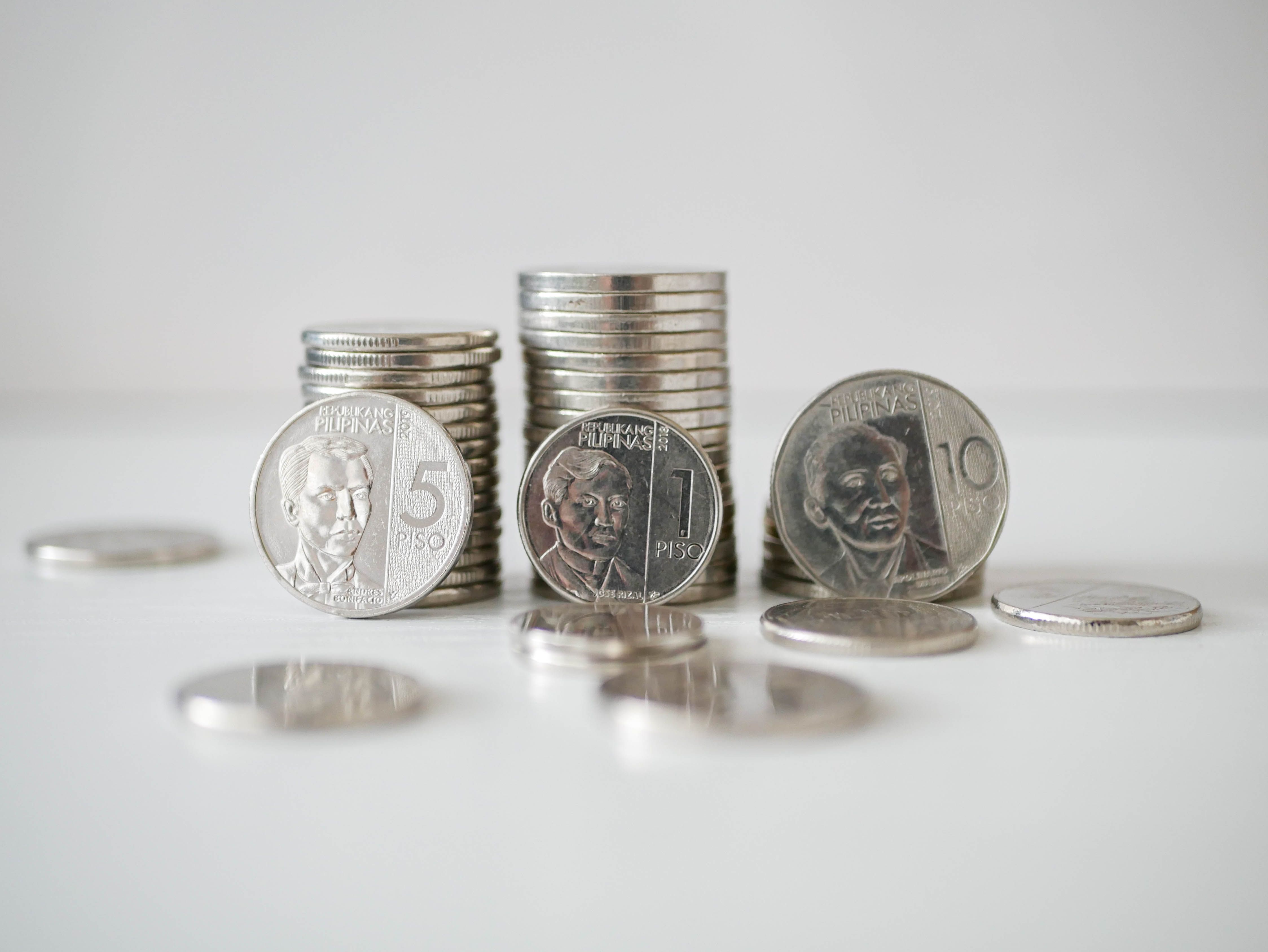 Stack of dwindling cash losing value to inflation icon